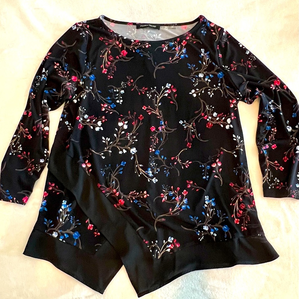 🖤 Ivanka Trump 3/4 Sleeve Blouse with Pretty Handkerchief Detail